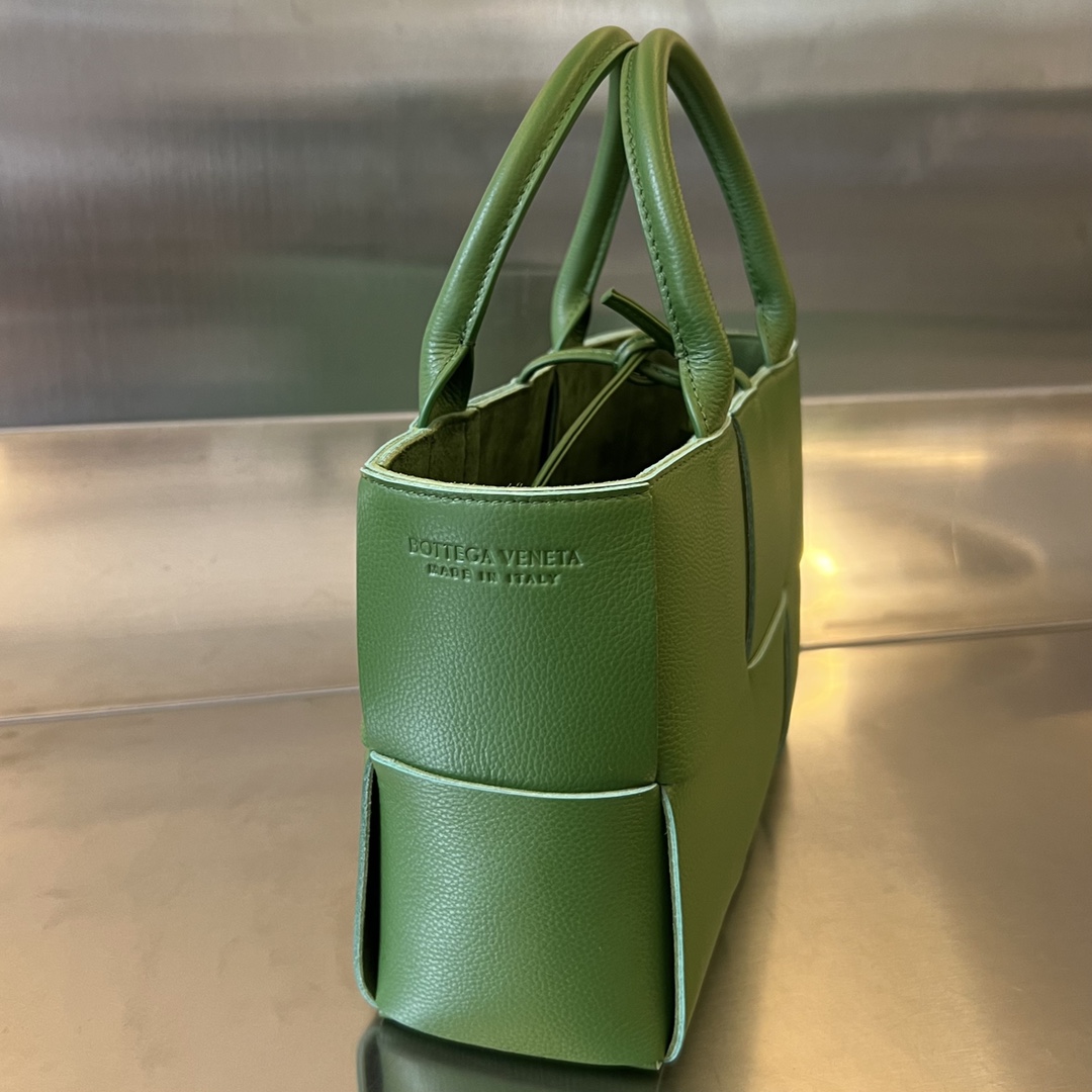 Mini Arco Intreccio Leather Tote Bag Apple Green